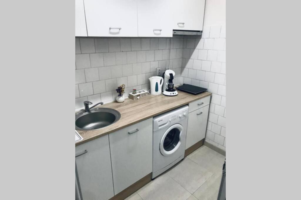 טימישוארה Reeas Apartament מראה חיצוני תמונה